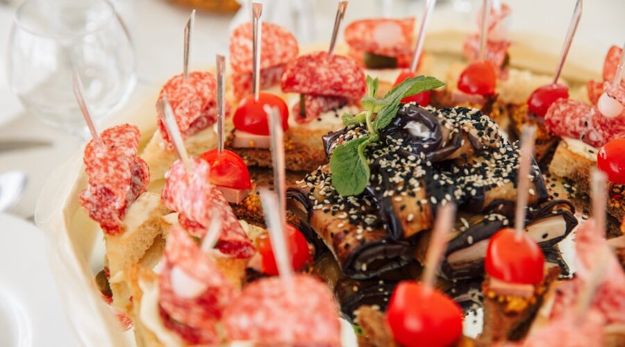 Innovations_gastronomiques_:_idées_surprenantes_pour_un_buffet_chaud_réussi