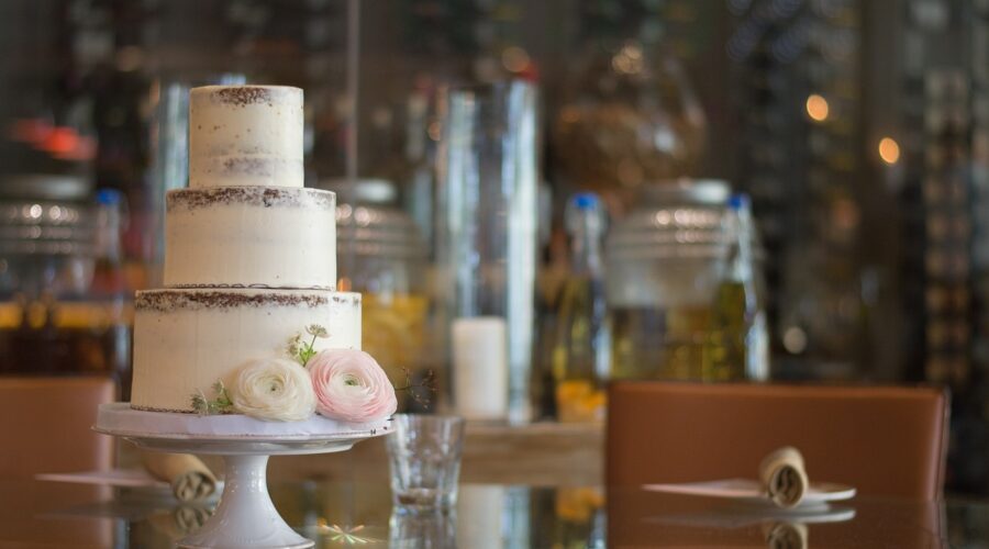 La_beauté_et_l_art_des_gâteaux_de_mariage_dans_la_gastronomie_contemporaine